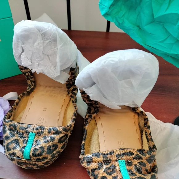 Tieks Leopard Print Flats - Picture 10 of 10